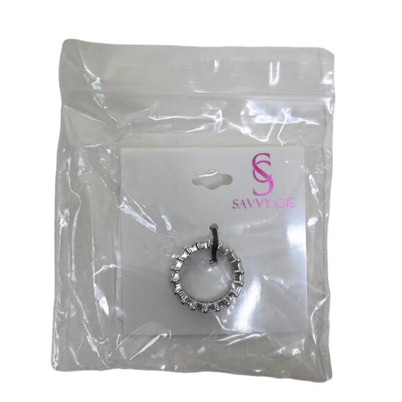 SAVVY CIE JEWELS Sterling Silver Bold Baguette CZ Ring Size 8 NEW - Picture 3 of 5